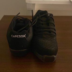 Like new Capezio women's dance sneaker size 8